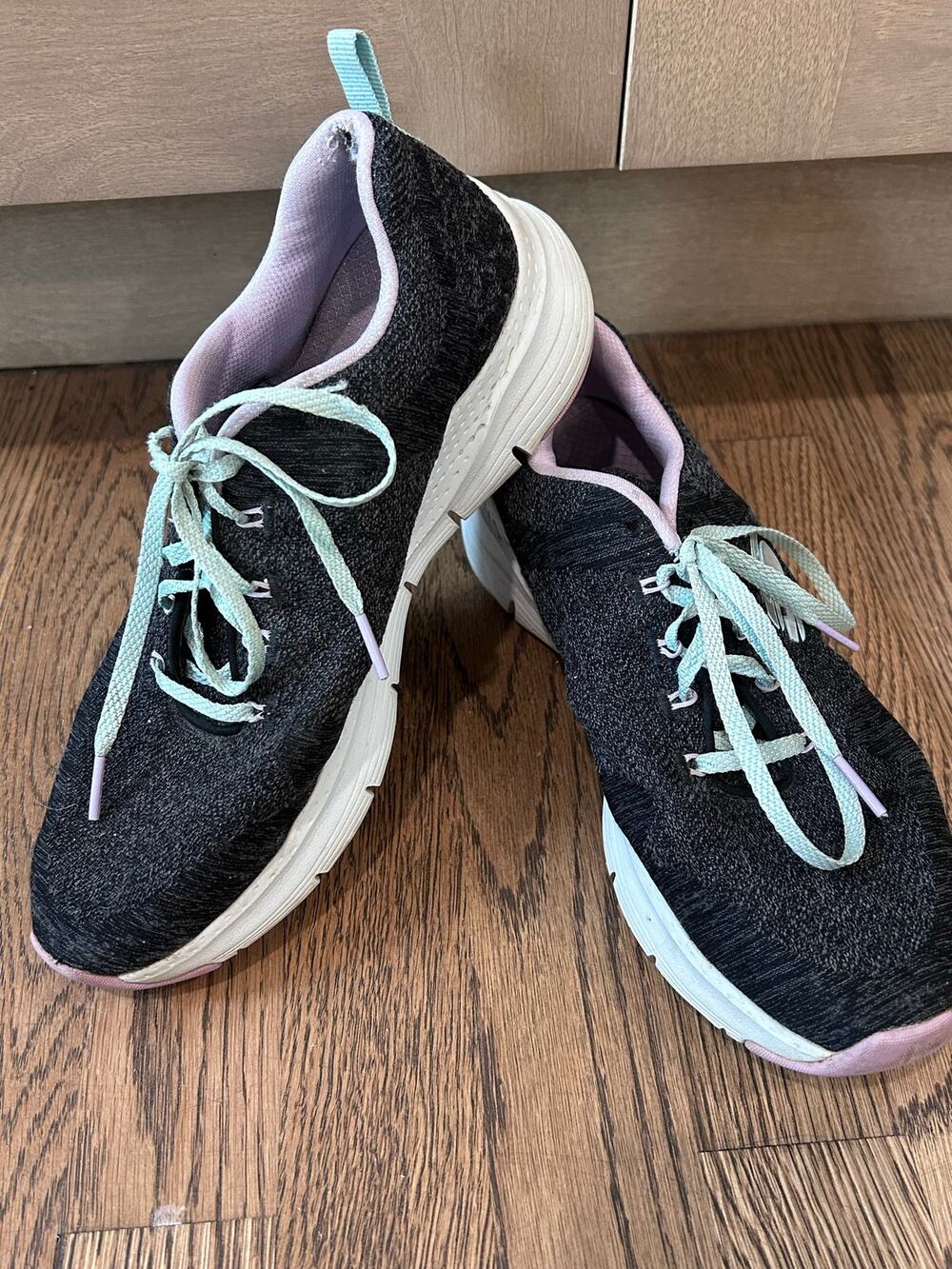Skechers Arch Fit Comfy Wave Black Lavender Running Sneakers Shoes Women's Sz 8